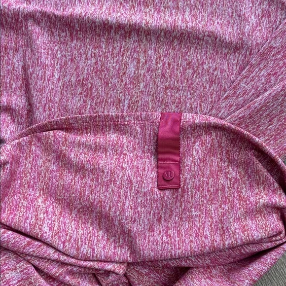 Lululemon Customizable Snap Scarf. - Picture 3 of 3